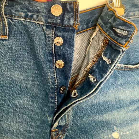 Levi’s 501 High Rise Shorts - Picture 4 of 4